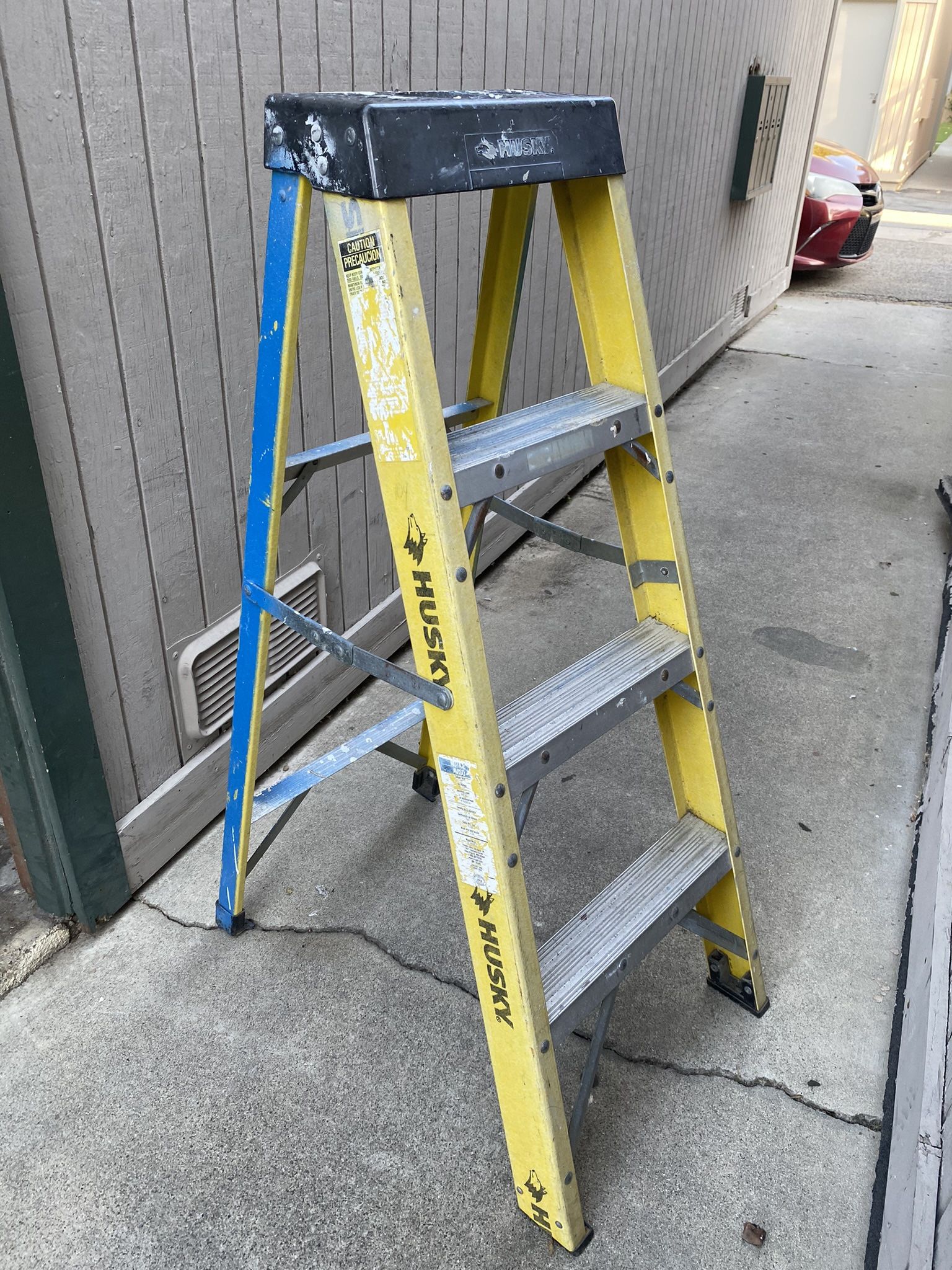 Husky 4 ft Fiberglass Stepladder, 250 lb Capacity