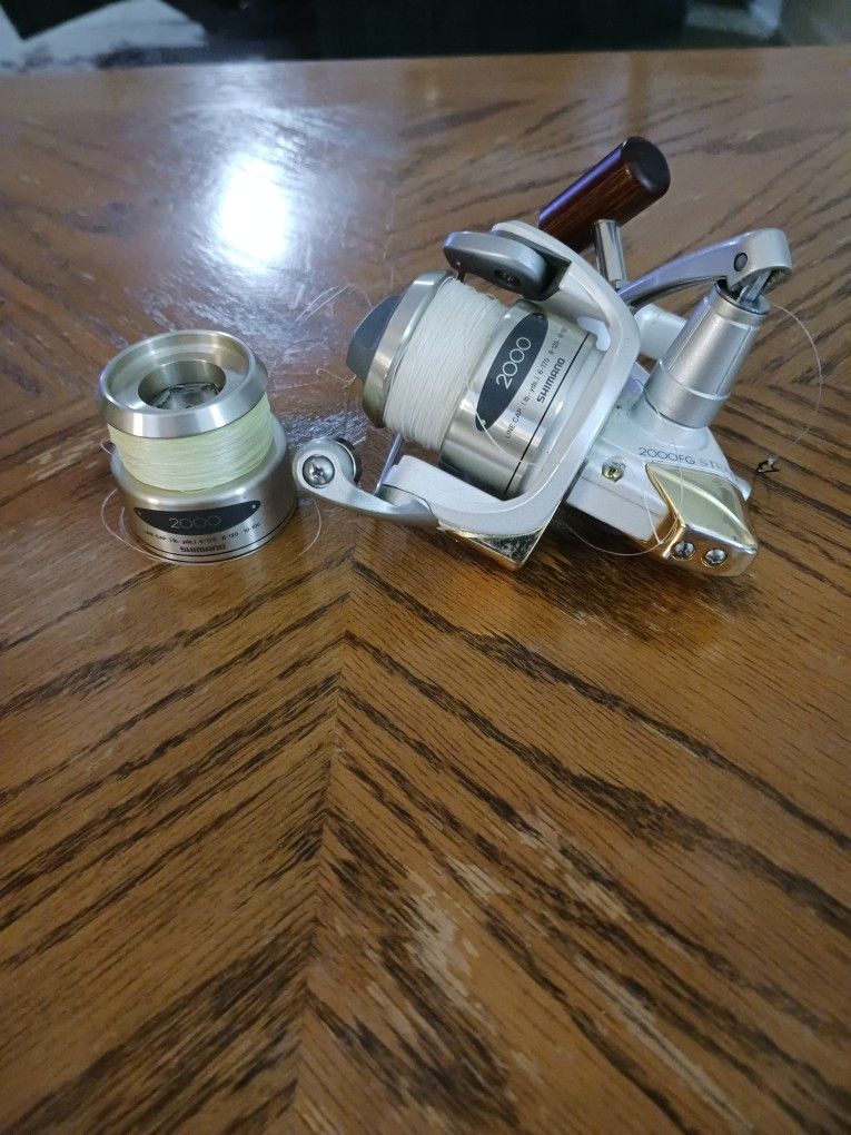 SHIMANO 2000FG White/Gold Fishing Reel W/extra Line