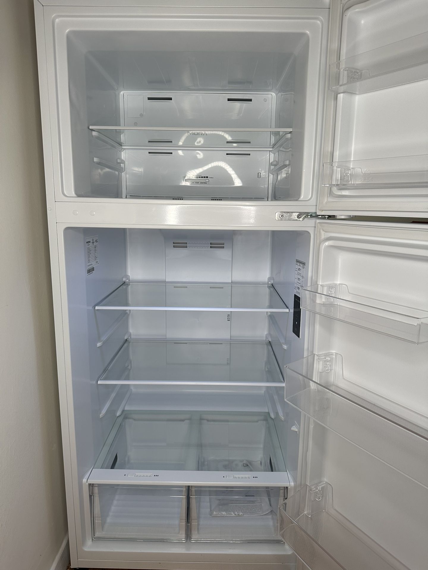 Mora Refrigerator