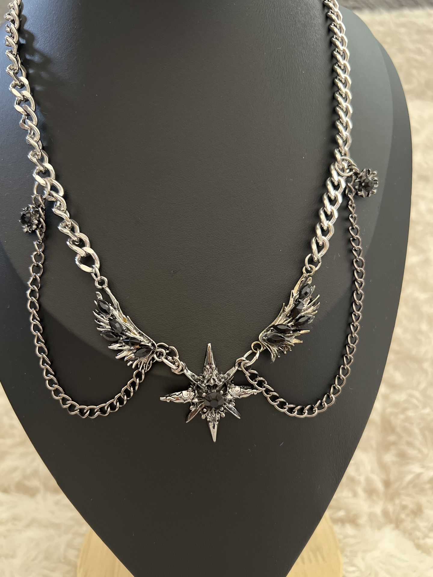 Wing Star Choker Necklace