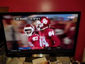 Vizio 47'' smart HDTV with remote