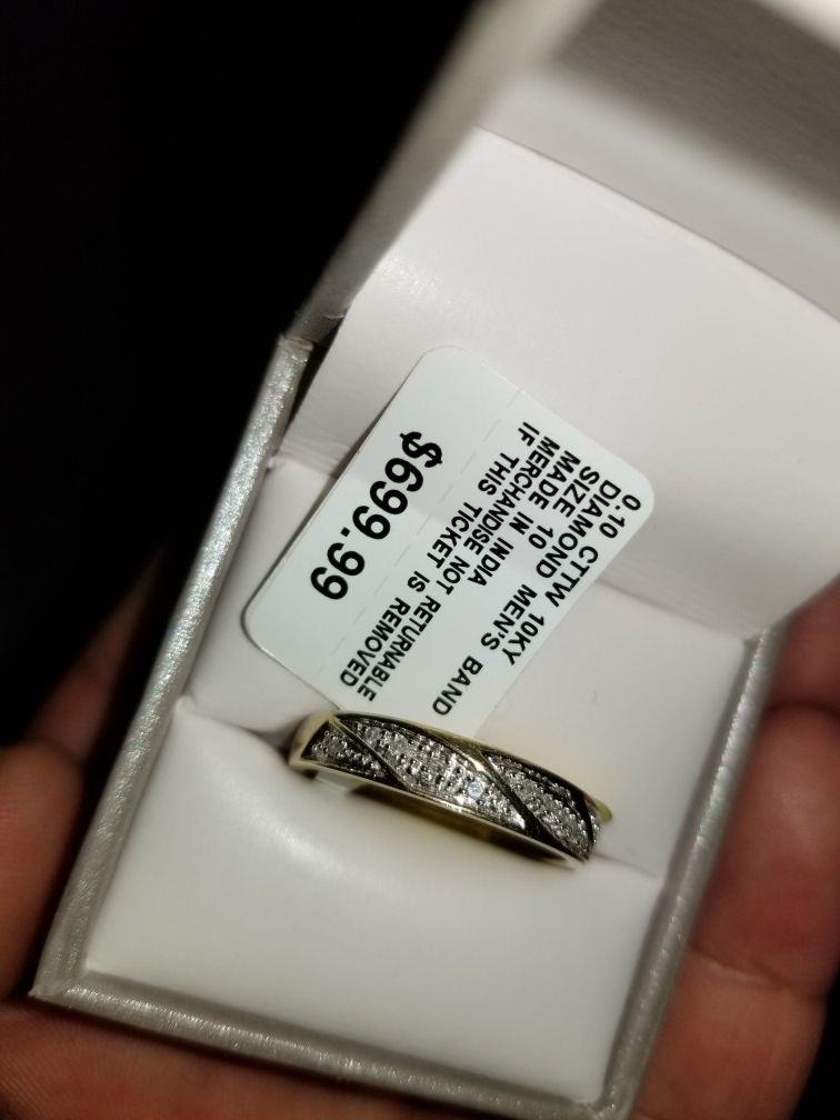 Mens Solid 10k Gold ring really nice smaller wedding band style serious buyers only please and thanks