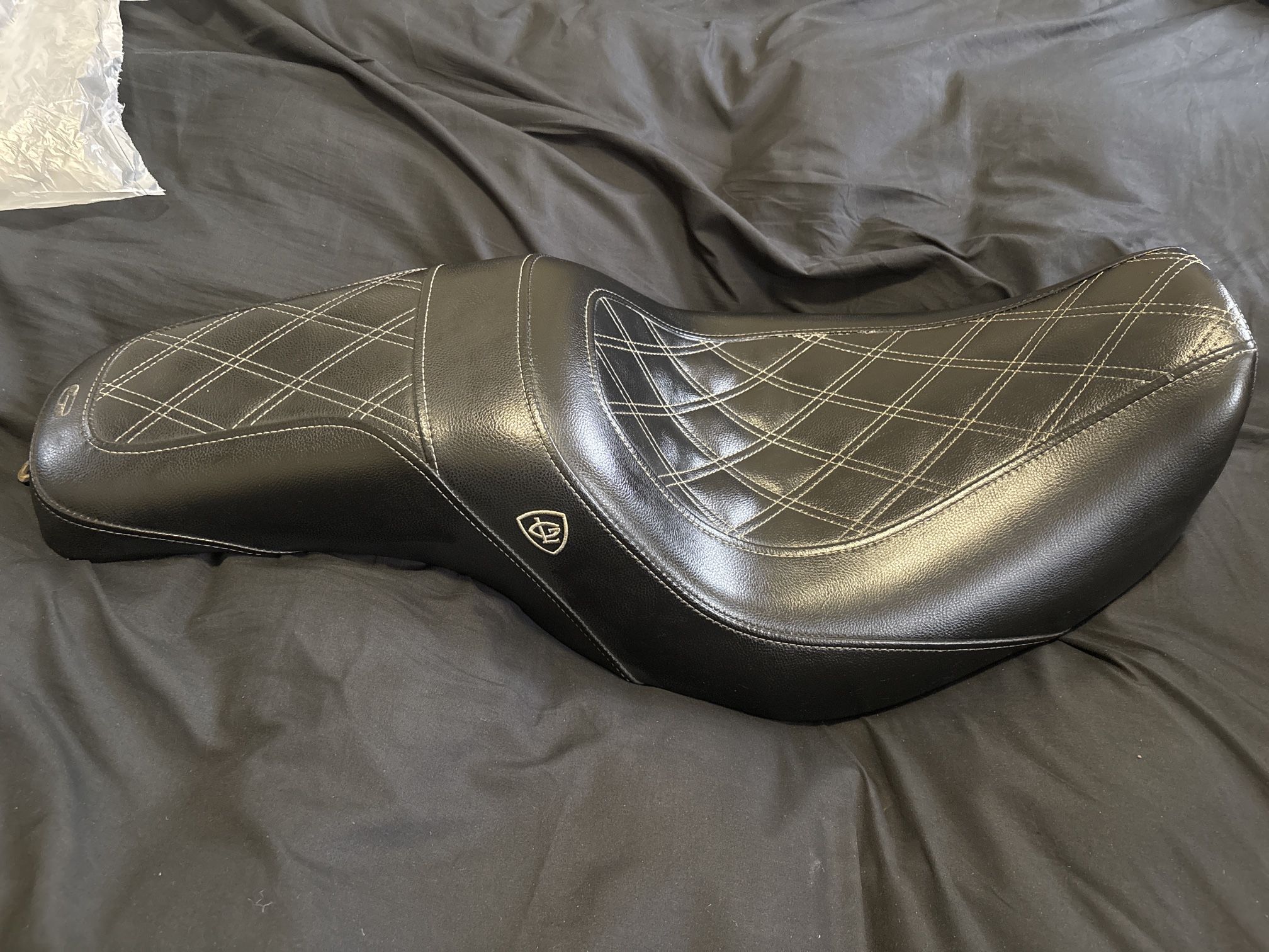 Saddlemen Step-Up LS Seat – Harley Dyna 2006–2017 – Excellent Condition