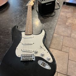 Fender Strat “squire” With Amp