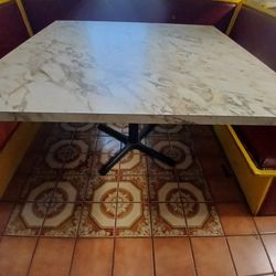 Nice Dinnette Table Read Below