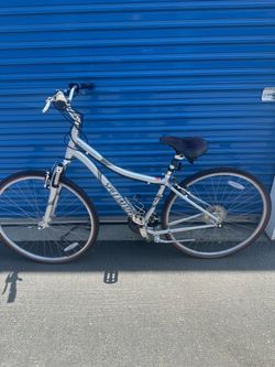 Hybrid Bicycle: Specialized Crossroads Elite, 24 Speed, Trigger Shift.  Size M