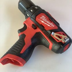 Milwaukee M12 12-Volt Lithium-Ion Cordless 3/8 in. Drill/Driver (Tool-Only)