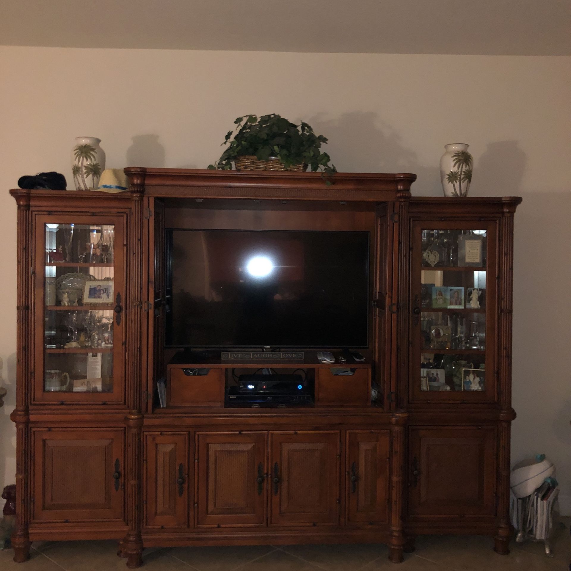 Tommy Bahama Look Wall Unit In Excellent Condition With Inside Lighting.