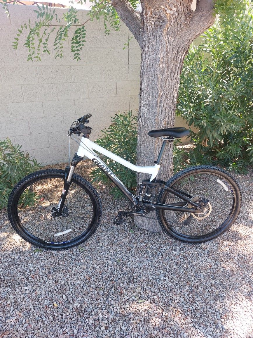FULL SUSPENSION GIANT YUKON FX 26 INCH MOUNTAIN For Sale In Gilbert, AZ