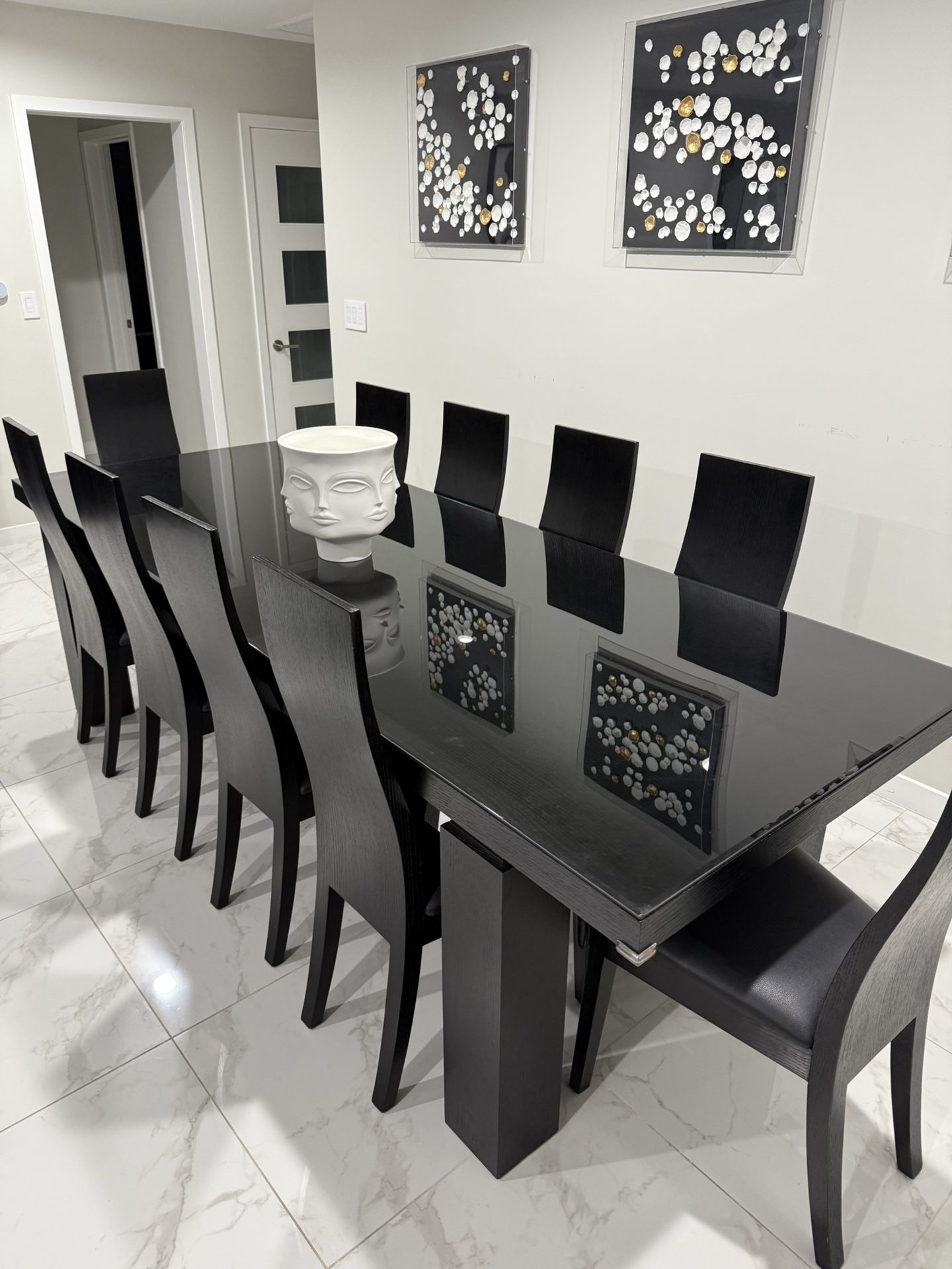 Extendable Dining Room table And Chair Set