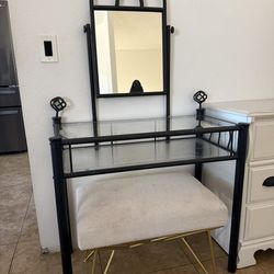 Black Elegant Vanity