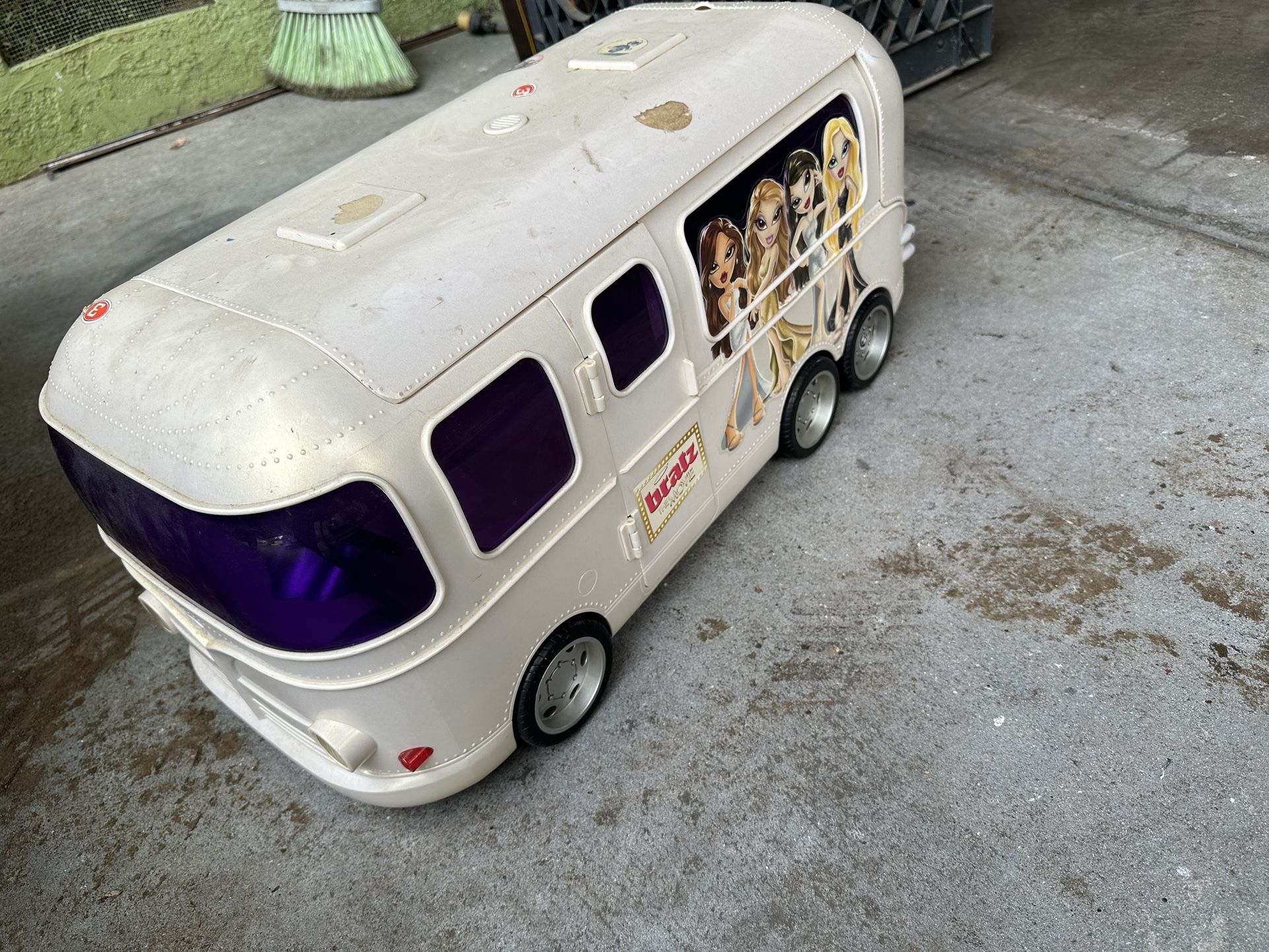 Bratz Van Motorhome 