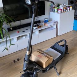 Nami~Burn~(E2~Max)~Electric~Powered~Scooter