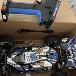 124017 V2 RC Car 1:12 Scale 2.4GHz Remote Control Off-Road Buggy Drift Car RTR with Brushless Motor and Metal Chassis