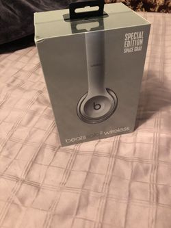 Brand new never used beats solo 2