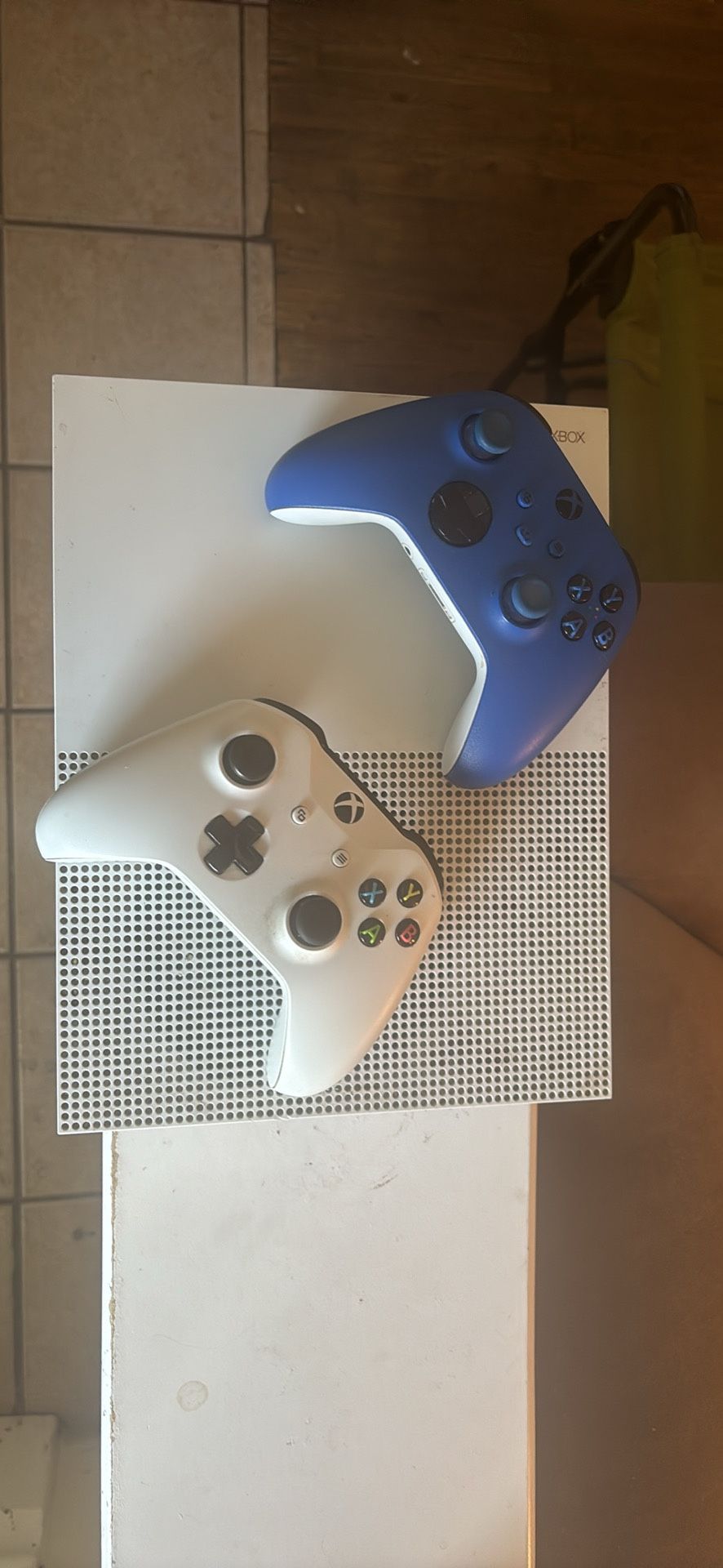 Xbox One (2 Controls)