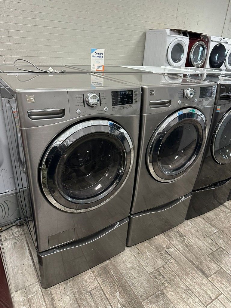 Kenmore elite Stainless Steel Frontload washer and dryer set electric Great Condition