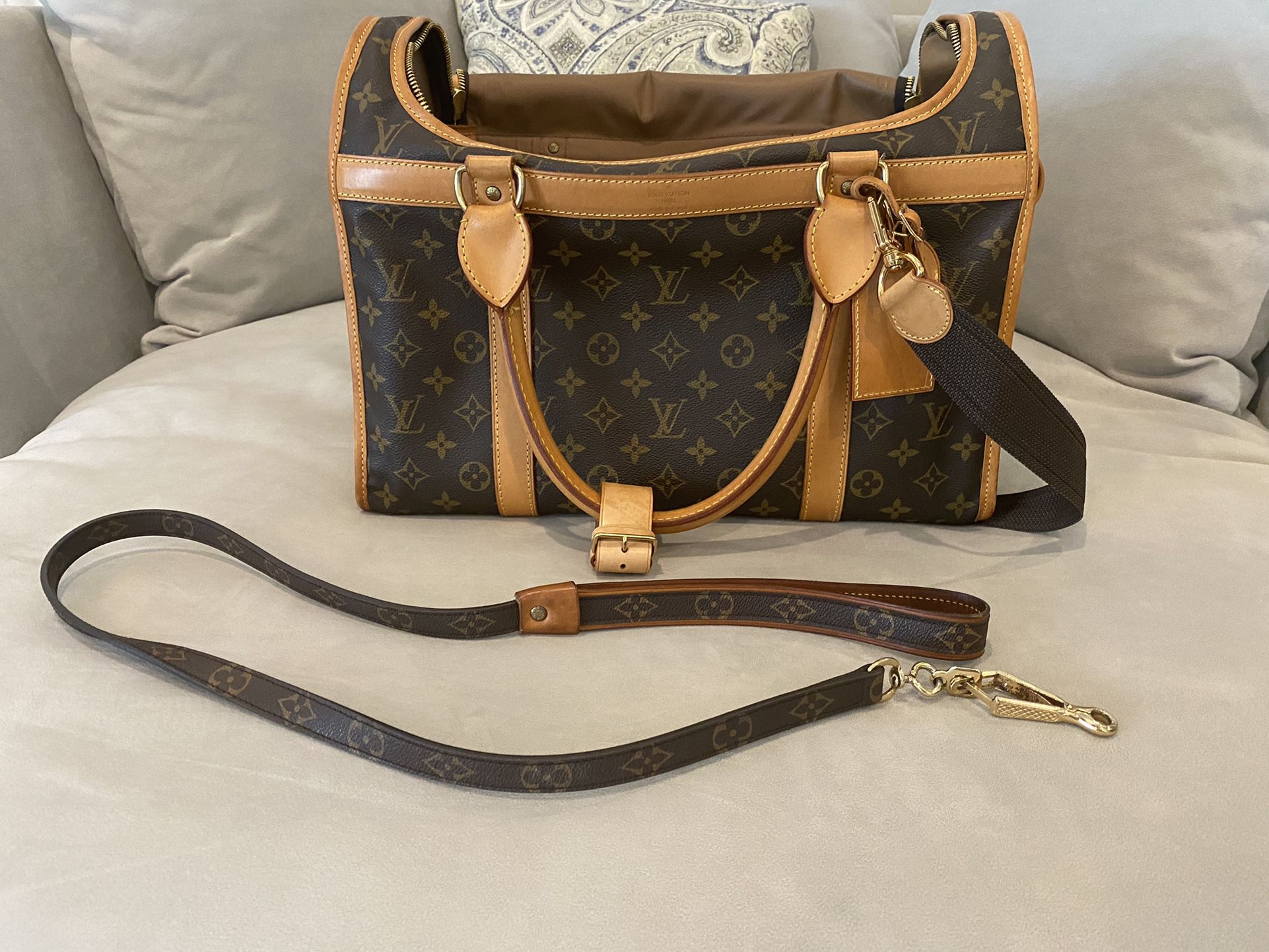 Vintage Louis Vuitton Sac Chien 40 Dog Carry Bag Monogram with matching Leash