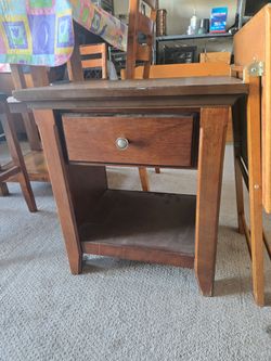 Lil night stand $5.00