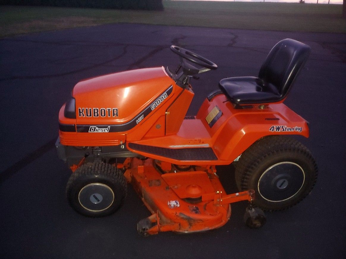 Kubota 4 weel steer diesel mower