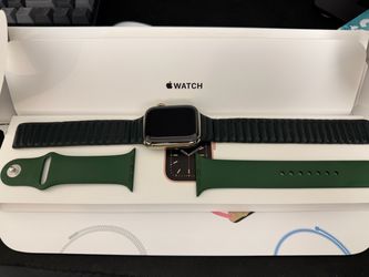 Apple Watch Series 6 gold aluminum with leather strap and extra silicone strap