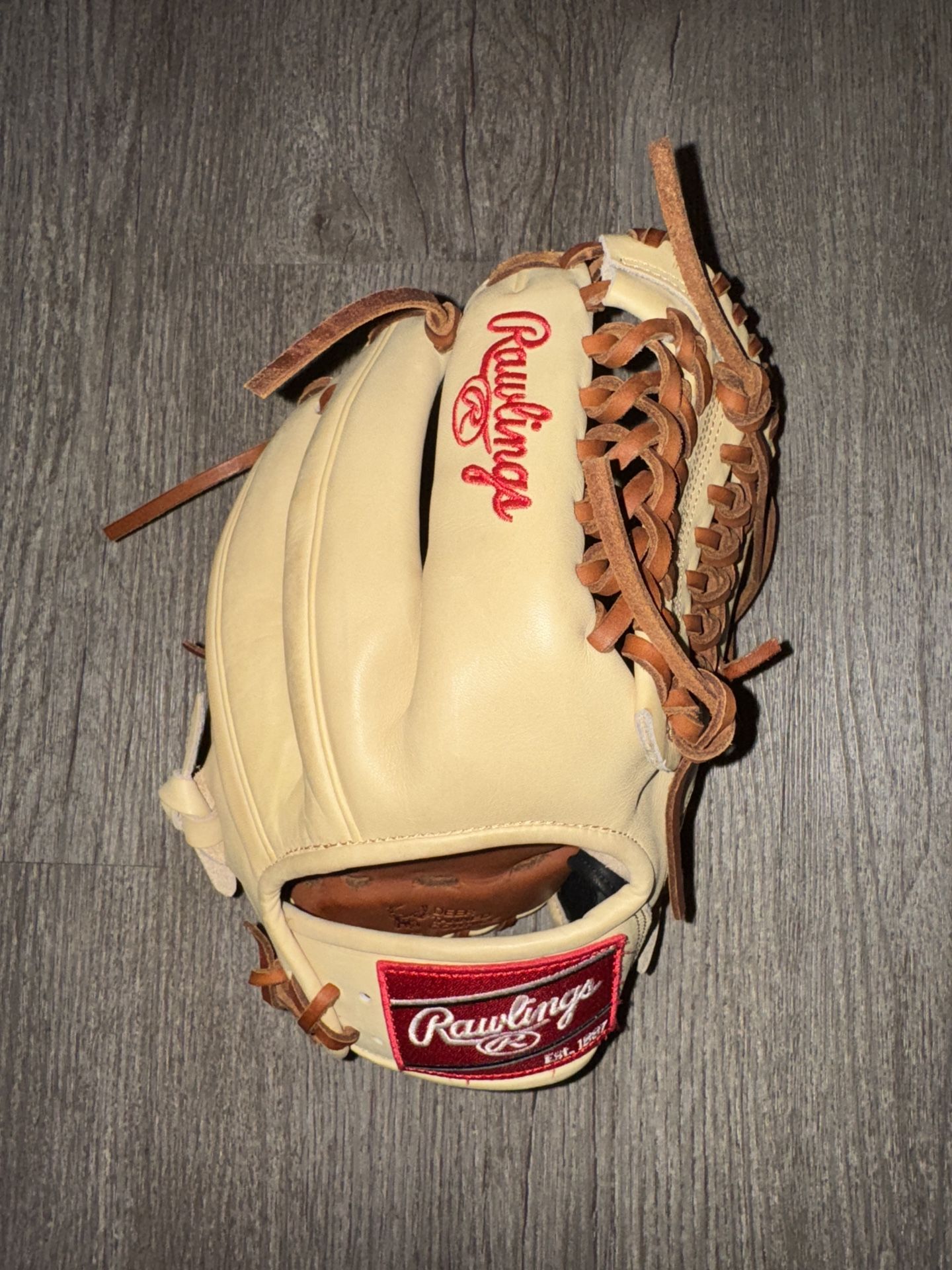 Rawlings Baseball Glove