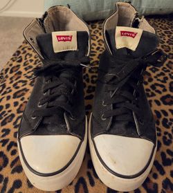 Levi Men tennis shoes