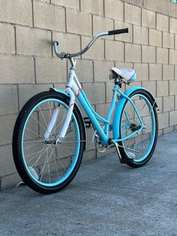 Schwinn LEGACY beach cruiser bike