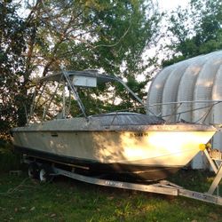 26' CrisCraft Twin V6 Inboards , Duel Axel Galv. Trailor  Is Worth  $1500  So The Boat Is  Only $1500 