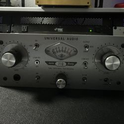 Universal Audio 710 Twin-Finity Mic Preamp