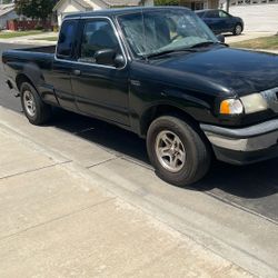Mazda 2000 