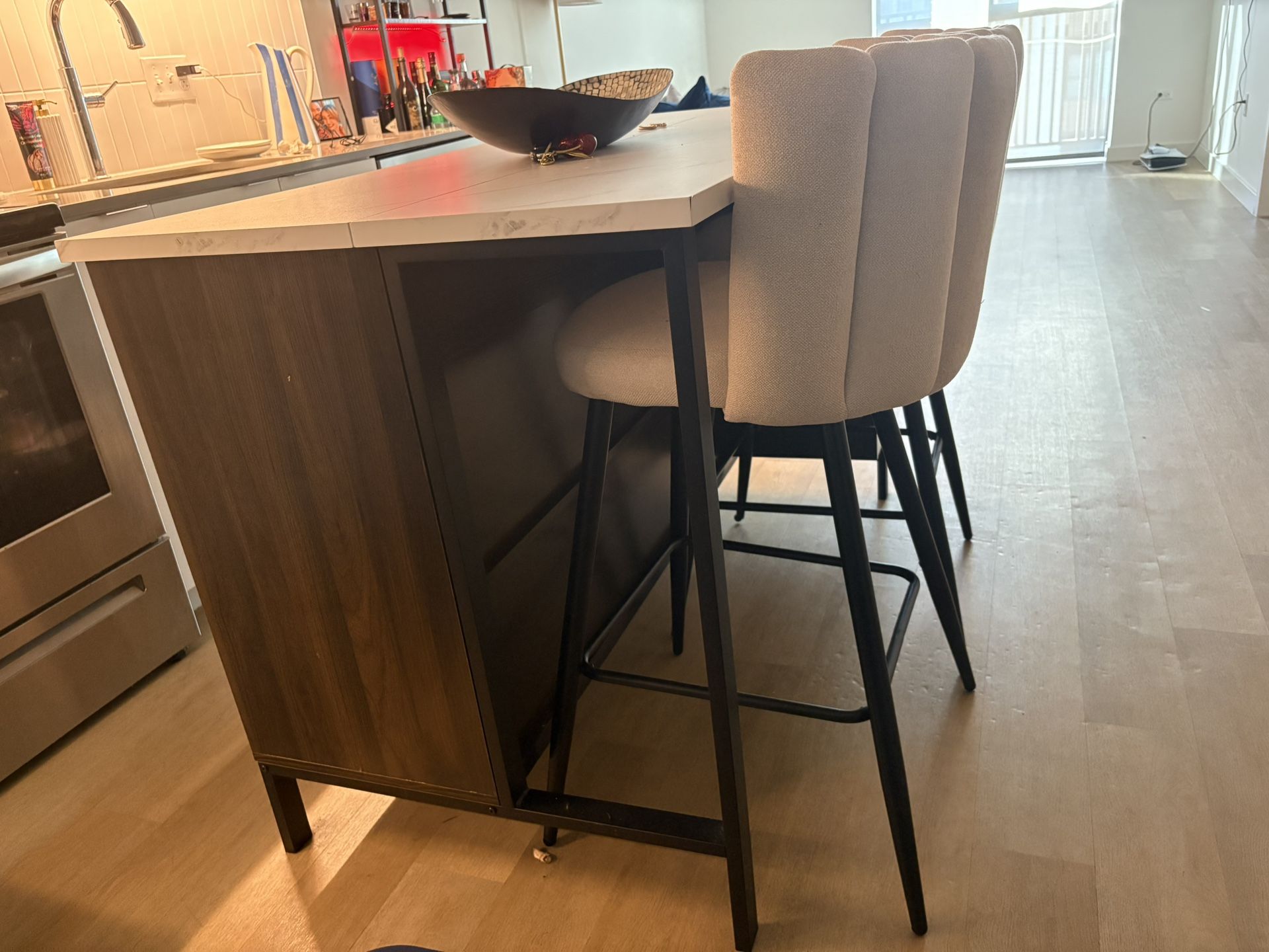 2 set of Modern comfortable bar stool perfect for kitchen islands/ counters or home bar