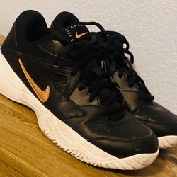 Nike Women’s Court Lite 2 Tennis Shoe