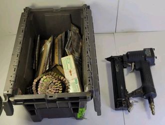 Campbell Hausfeld NB0030 18 Gauge Pneumatic Brad Nailer + Fastener Lot