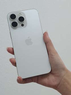 iPhone 15 Pro Max 6.7" (Unlocked) 256GB Fair White Titanium