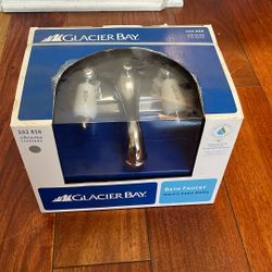New chrome bath faucet