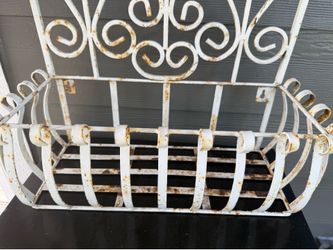 Wall flower rustic hanger.