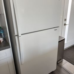 Whirlpool Refrigerator 