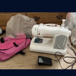 Sewing Machine (singer!) New