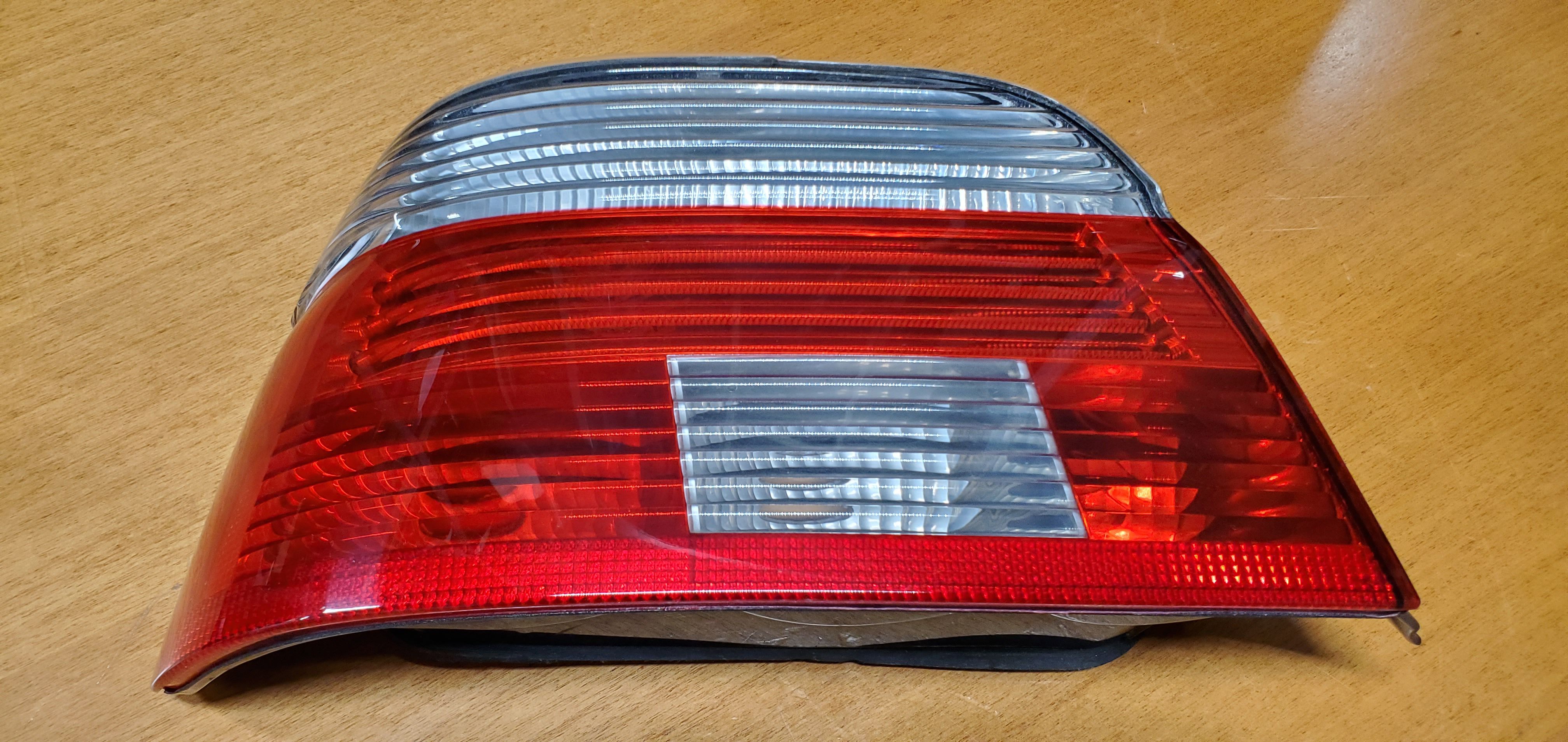 2001-2003 BMW E39 528, 530, 540, M5, LED HELLA (Tail Lights OEM Left Right)