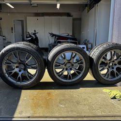 Tesla Model S Tires and Rims