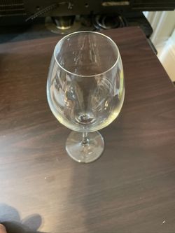 NEW IN BOX NUDE Vinifera Set of 2 Red Wine CRYSTAL Glasses 360 cc