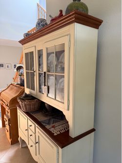 Serious buyers only . Make me an offer.  Content not included . Product details Seller's Notes: This beautiful  Ethan Allen hutch/china cabinet from t
