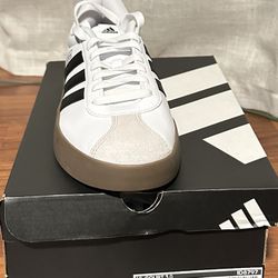 Adidas LV Court 3.0 Women’s Size 9
