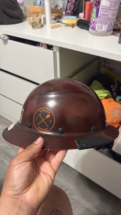 Lyft hard hat