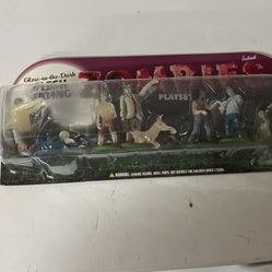 Glow In The Dark Zombies 2 Inches Tall Zombie Playset