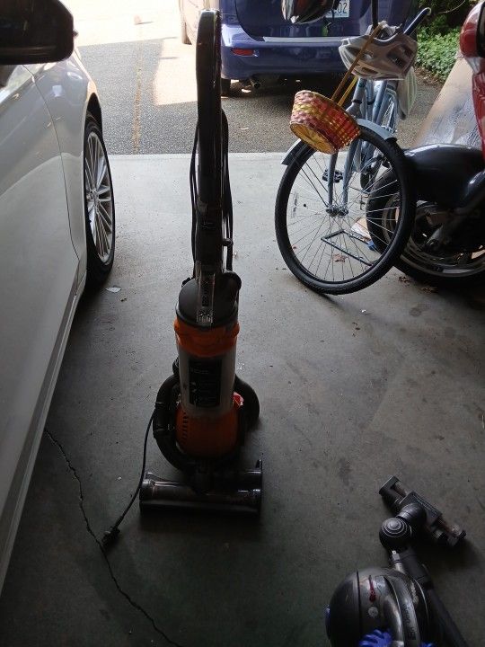 Dyson Dc 25 Vacuum