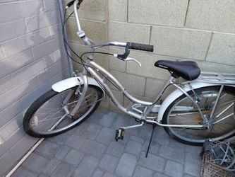 VINTAGE BEACH CRUISER BIKE
