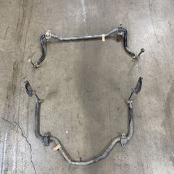 2022 Ford F350 Dually 2WD Used front and rear sway bars, 