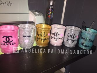 Make up brush holders